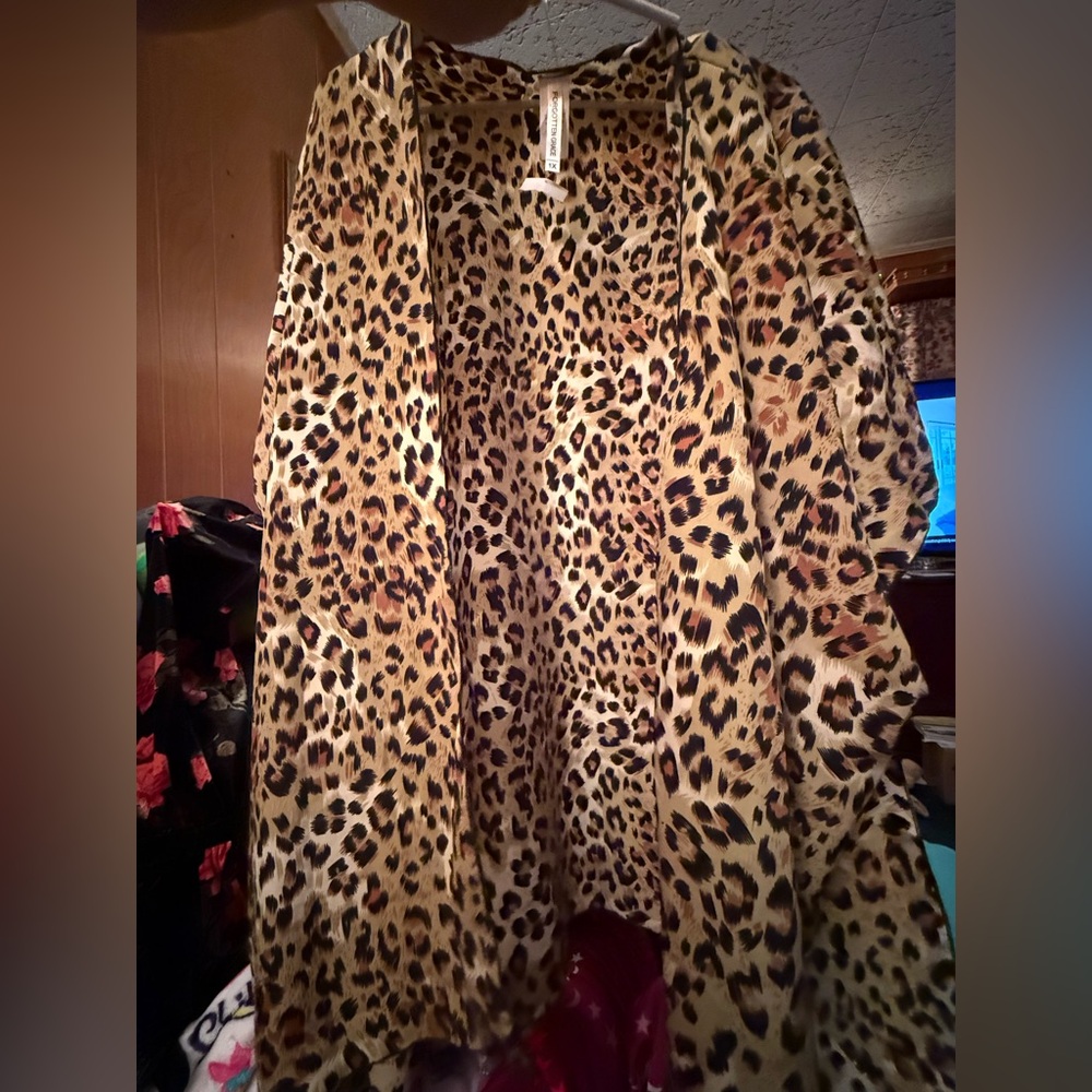 Forgotten Grace 1X
The Animal Print Kimono/Ruana NWT